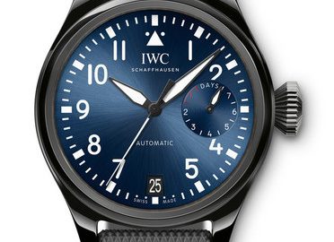 The outstanding copy watches have blue dials.