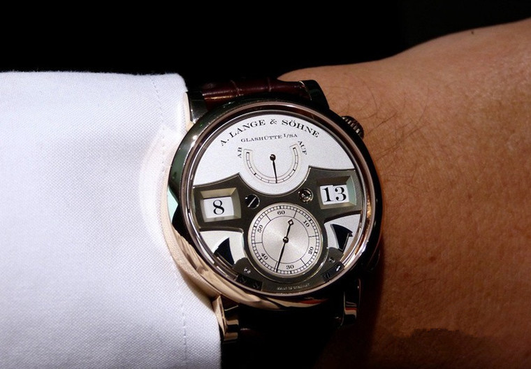 The male replica watches have silvery dials.